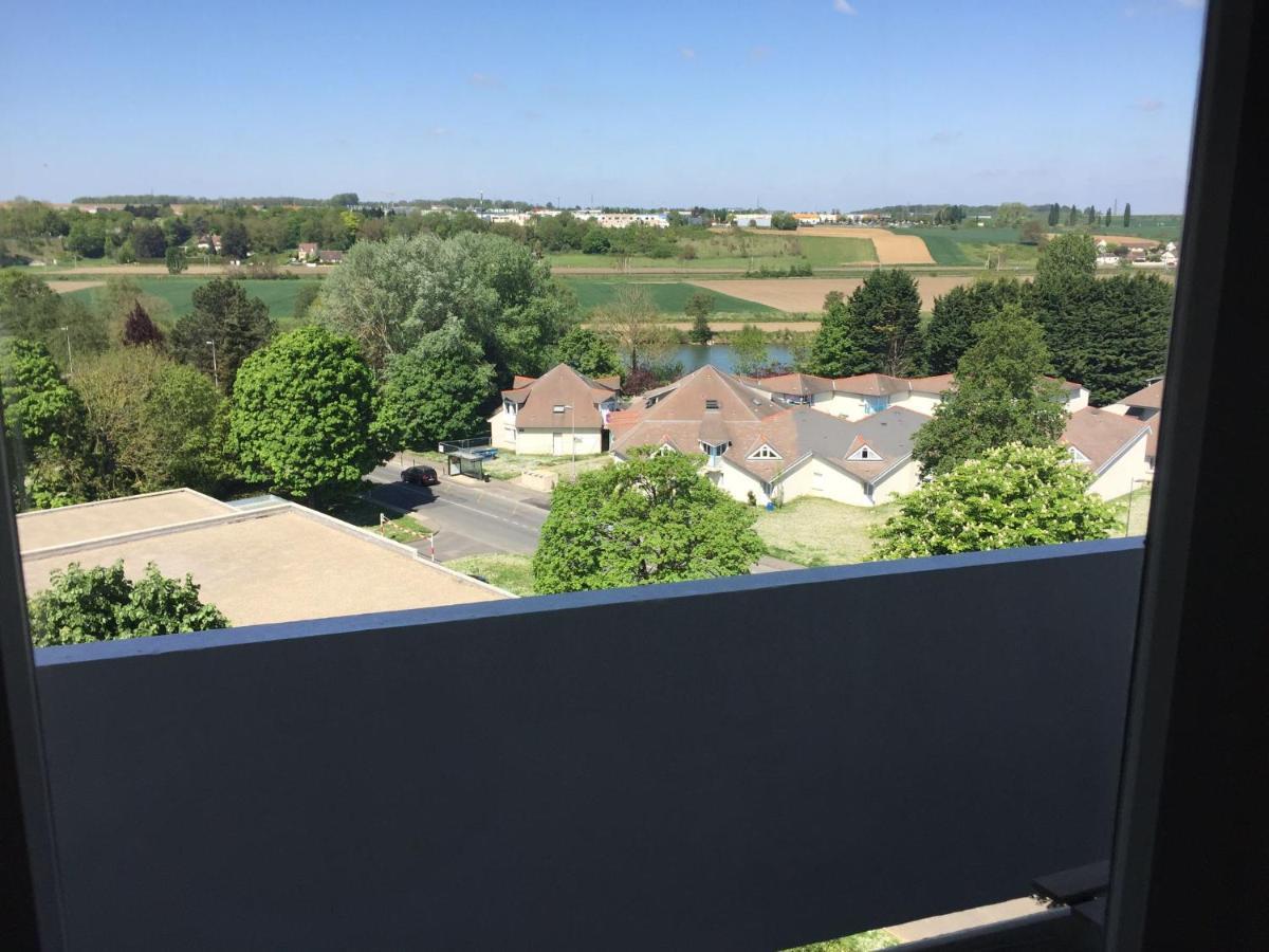 appartement neuf style architecte au calme Compiègne Extérieur photo